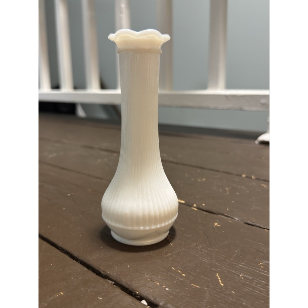 Randall Vintage Milk Glass Ribbed with Flower Petal Lip Bud Vase Mid Century‎